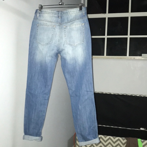 Slightly ripped jeans - Picture 2 of 2